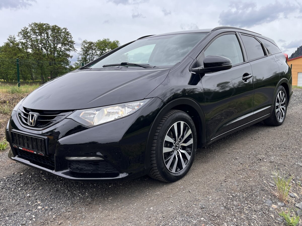 HONDA CIVIC 9G 1.6i-DTEC, 2014, KLIMA, ALU, ESP, PDC, TAŽNÉ, KRÁSNÝ!